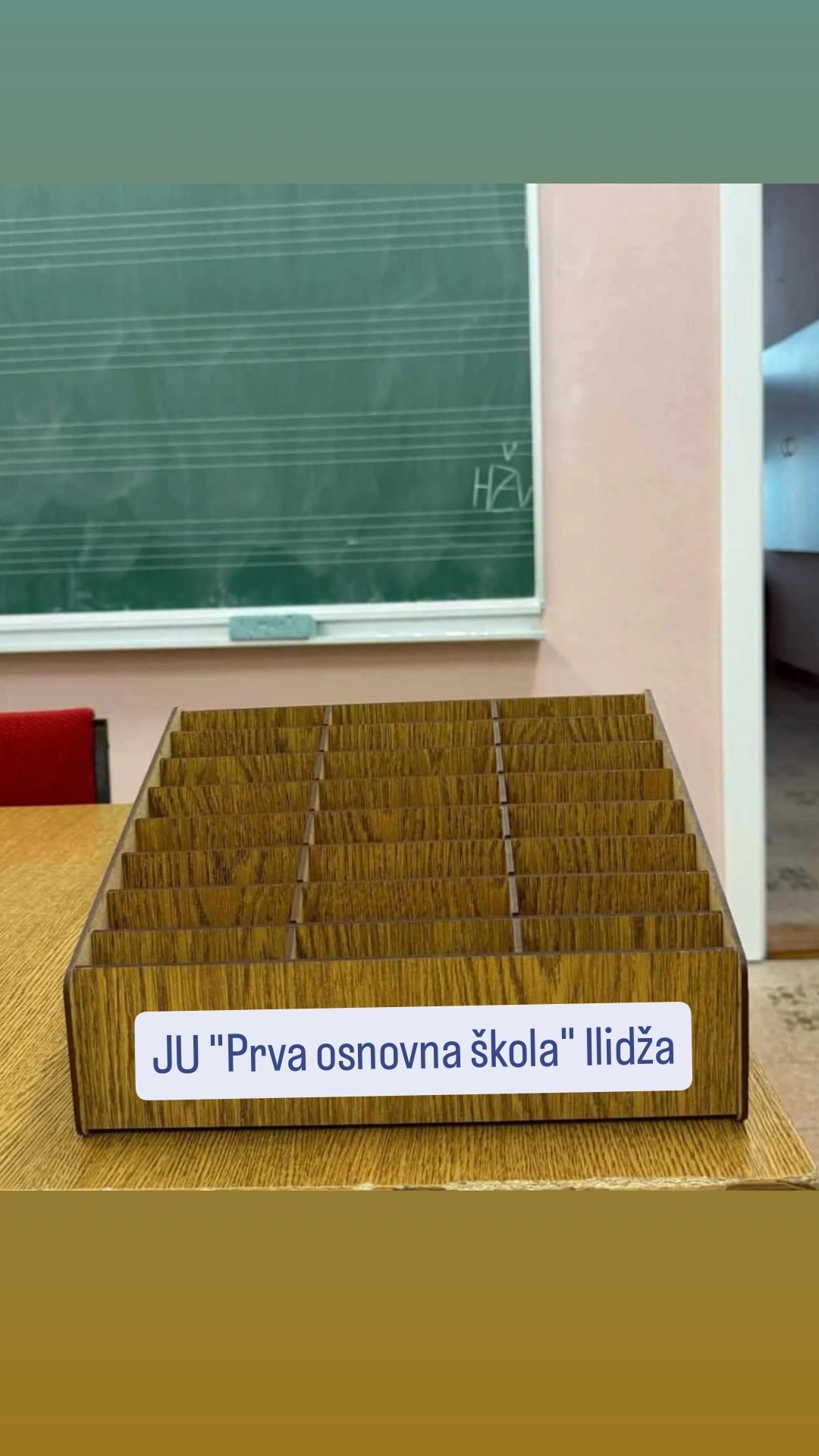 Uvođenjem kutija za odlaganje mobilnih telefona tokom časa, naša škola napravila