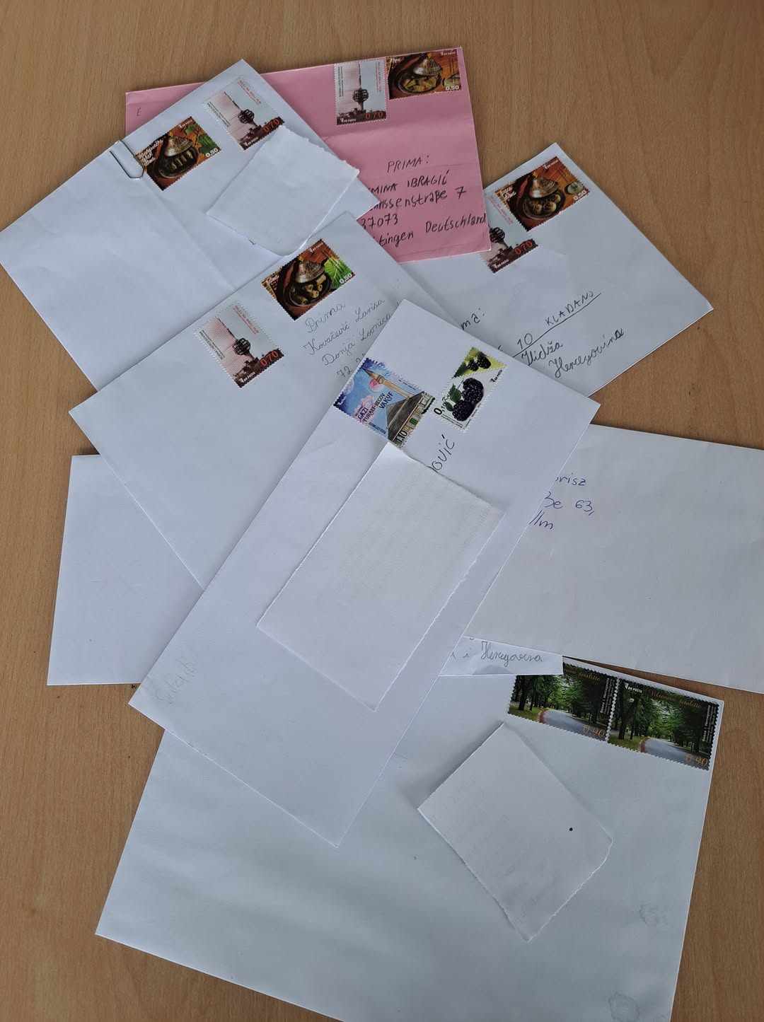 Iako se komunikacija danas obavlja putem aplikacija ili e-mailova, svjedoci smo