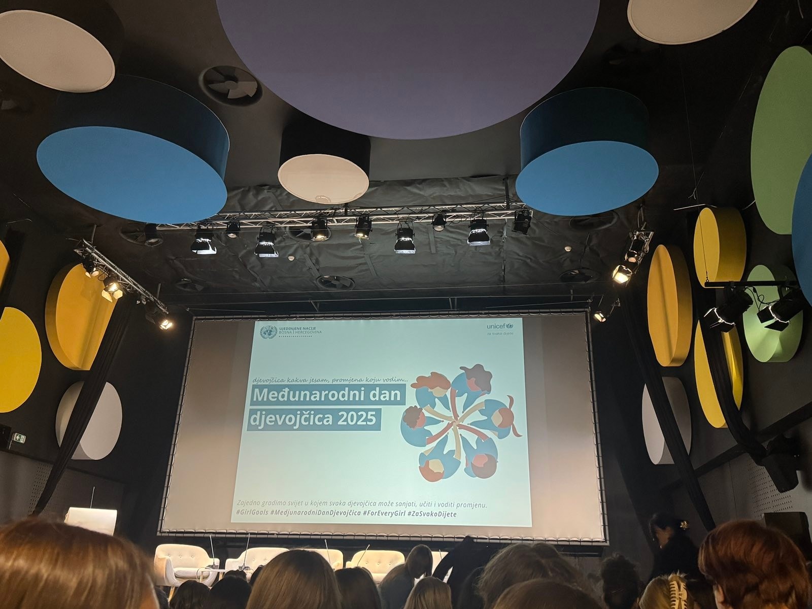 Učenice odjeljenja 8-3 učestvovale su na događaju koji je UNICEF organizovao pov