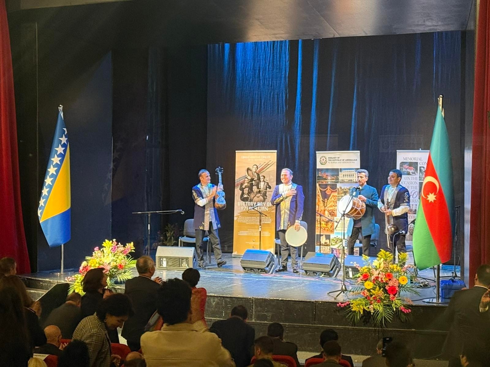 Večeras su naši učenici osmih razreda uživali u čarima tradicionalne muzike Aze