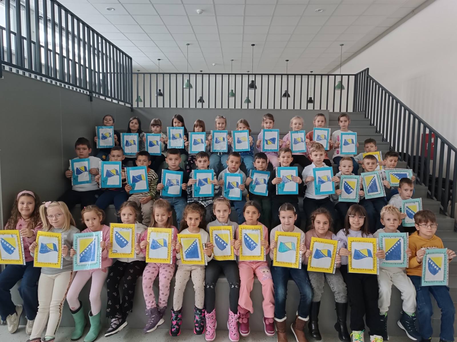 Učenici 1. razreda danas su na poseban i svečan način obilježili Dan državnosti