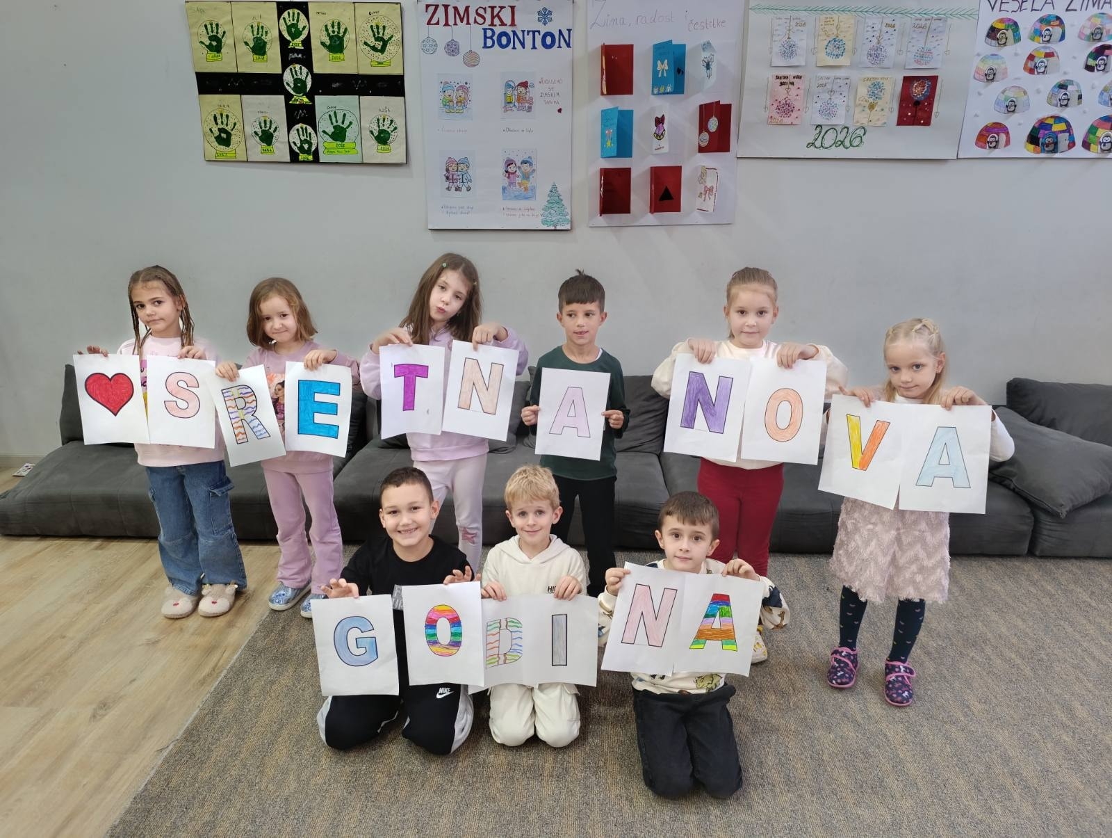 Sretan početak nove godine žele vam naši mališani iz produženog boravka!