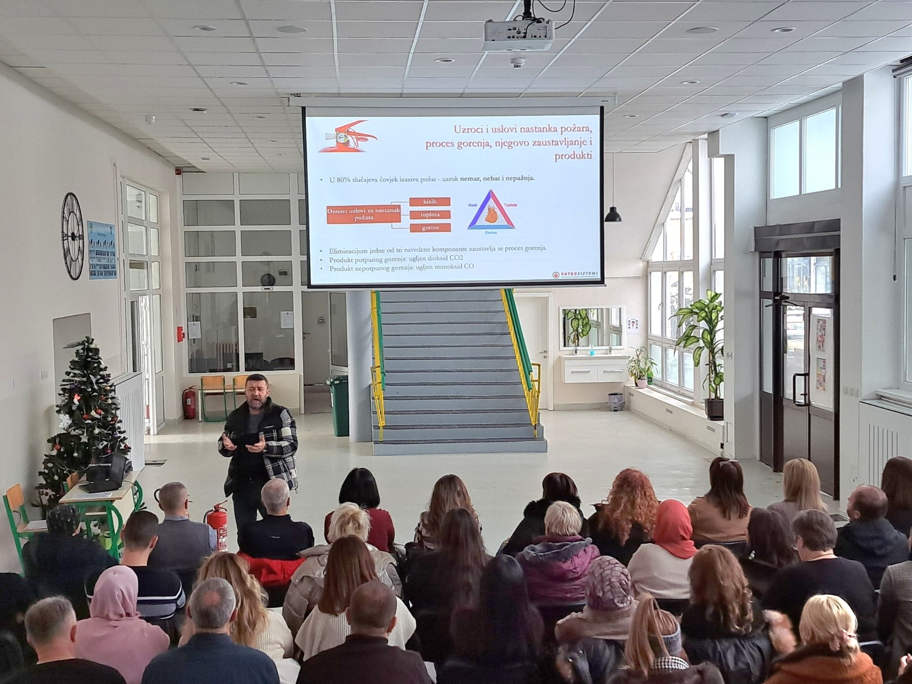 Danas, u prostorijama škole, uspješno je realizovana obuka radnika i polaganje t