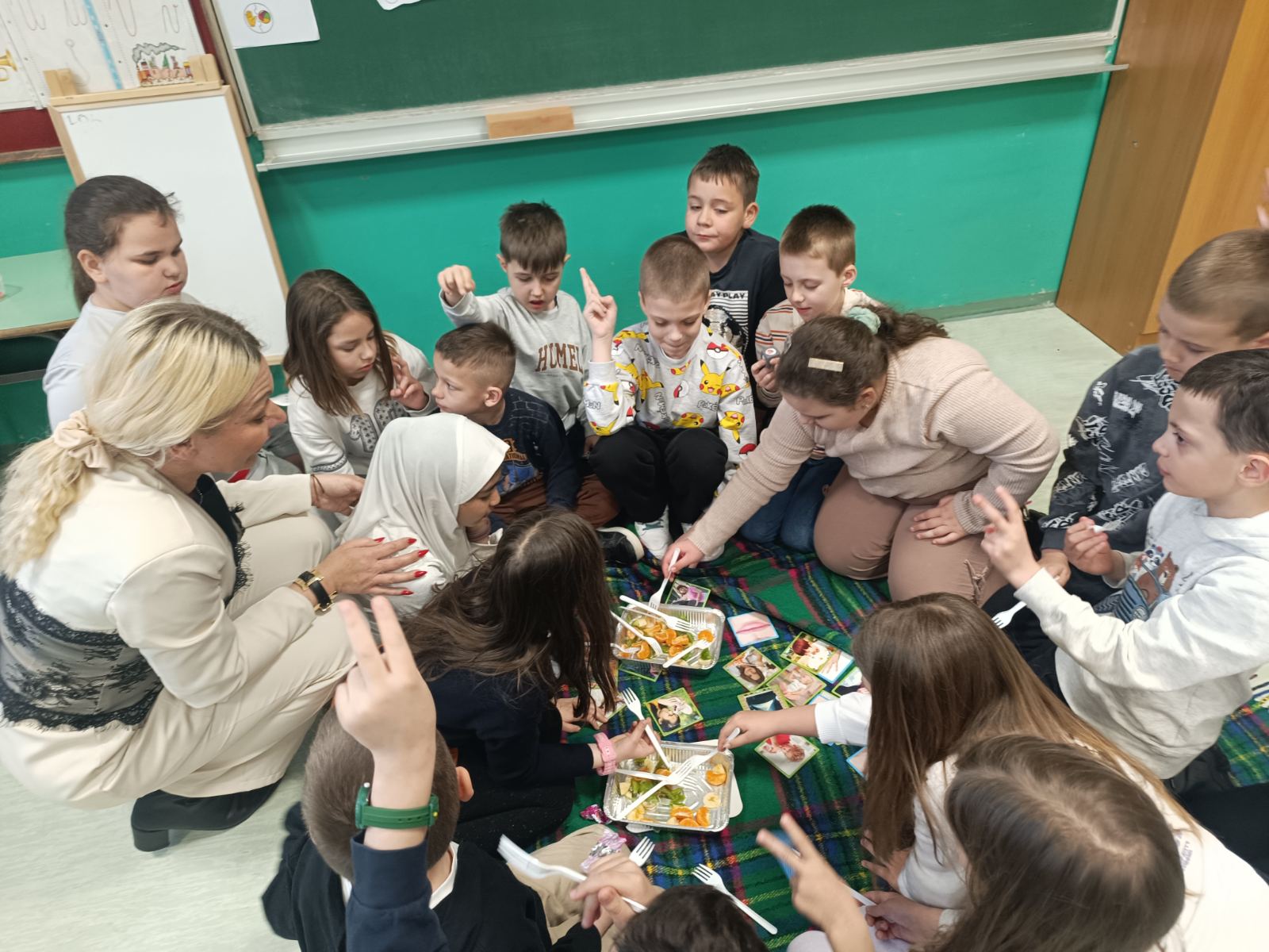 Danas je u našoj školi realizovan ogledni čas iz predmeta Moja okolina u drugom