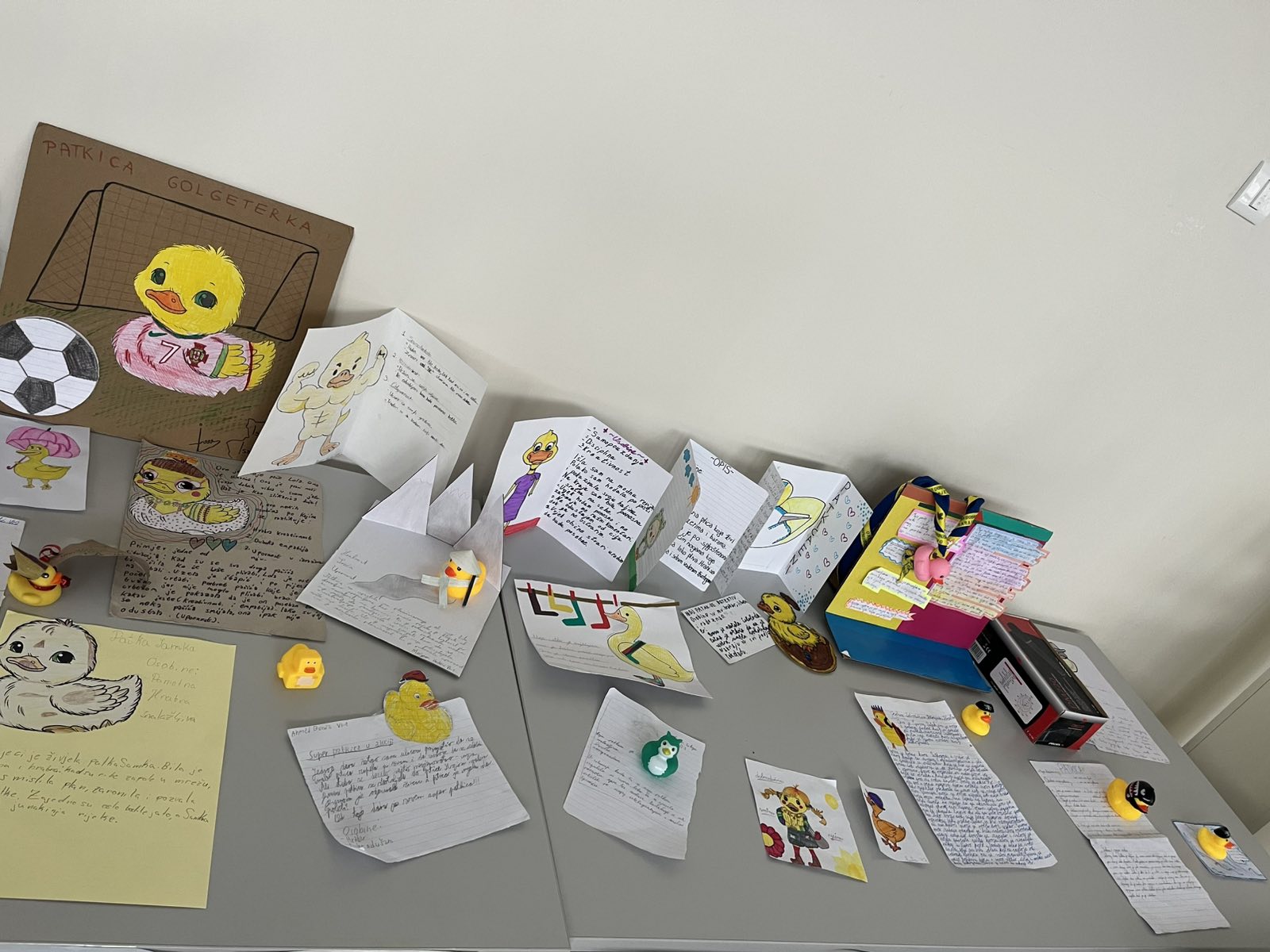 U našoj školi danas je svako pače zasjalo najljepšim bojama